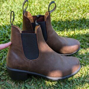 Heeled Blundstone Style 1673 size 8.5